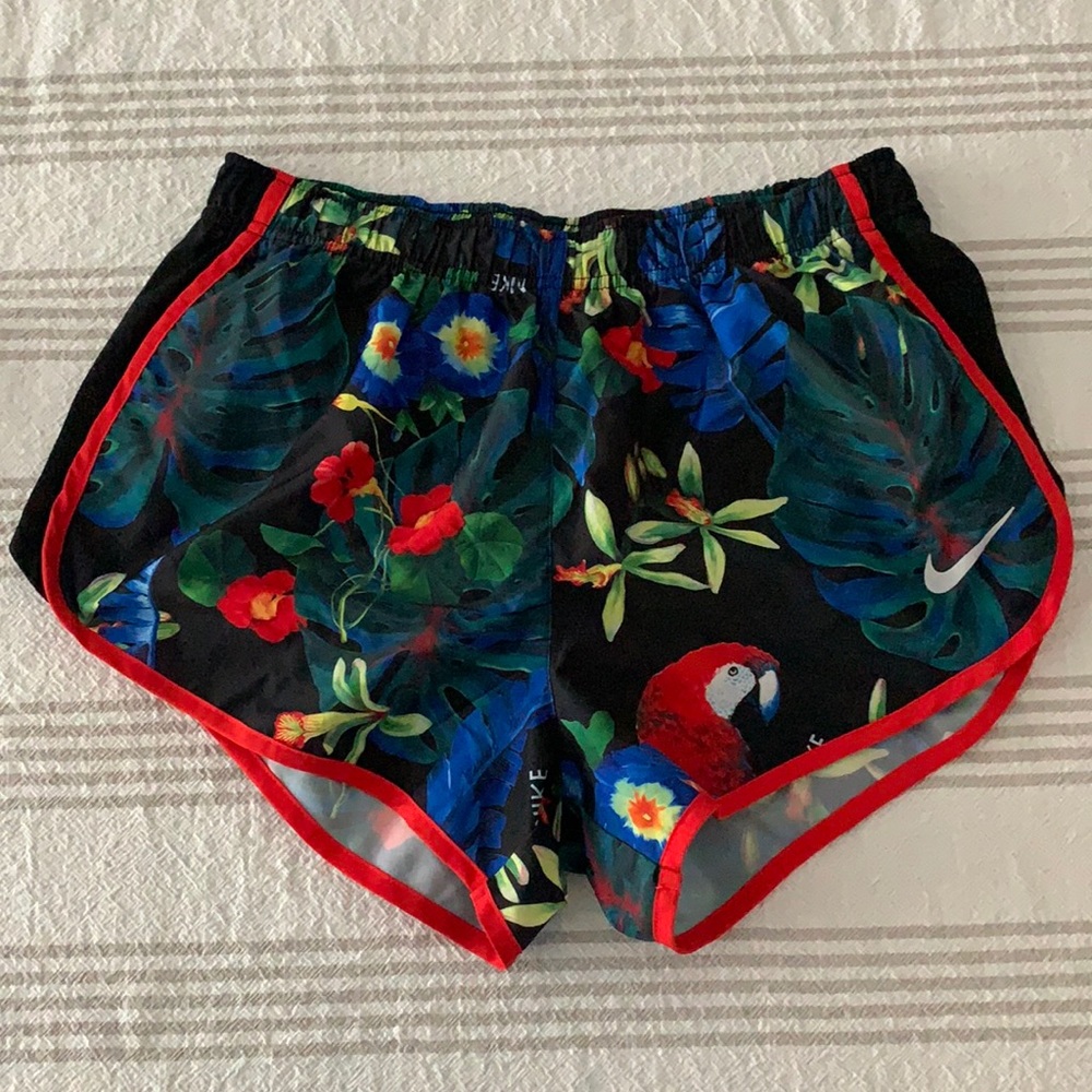 Nike Dri-Fit Tempo tropical print running short
